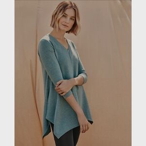 Garnet Hill Small Gray TENCEL Lyocell V-Neck 3/4 Sleeve Handkerchief Tunic Top‎